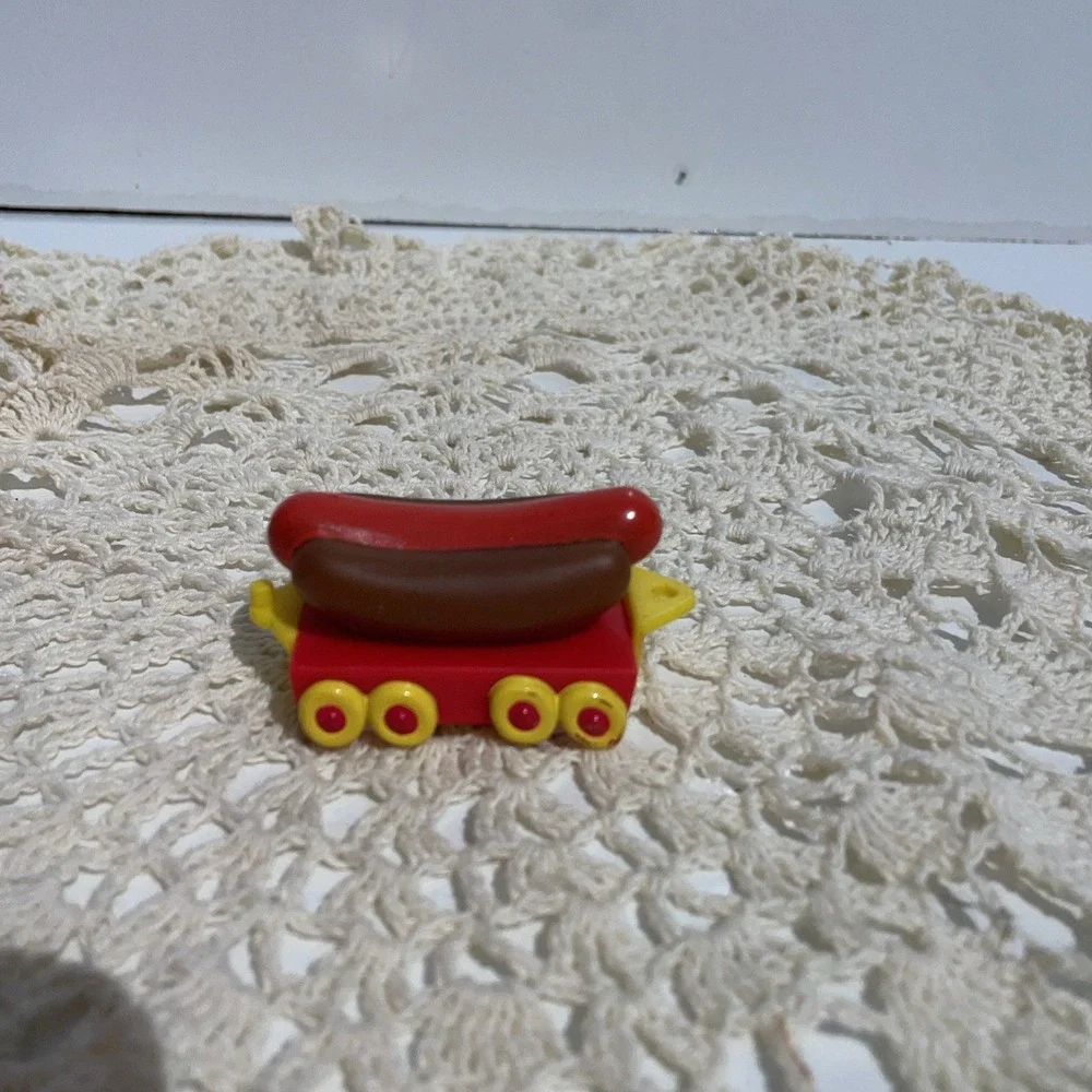 1995 HOT DOG CARGO TRAIN CAR Sonic Drive In Fast Food Toy